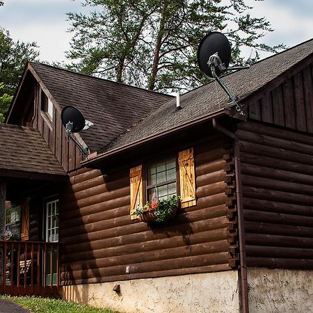 Idyllic Cabin With Hot Tub Less Than 2 Mi To Dollywood! Sevierville Dış mekan fotoğraf