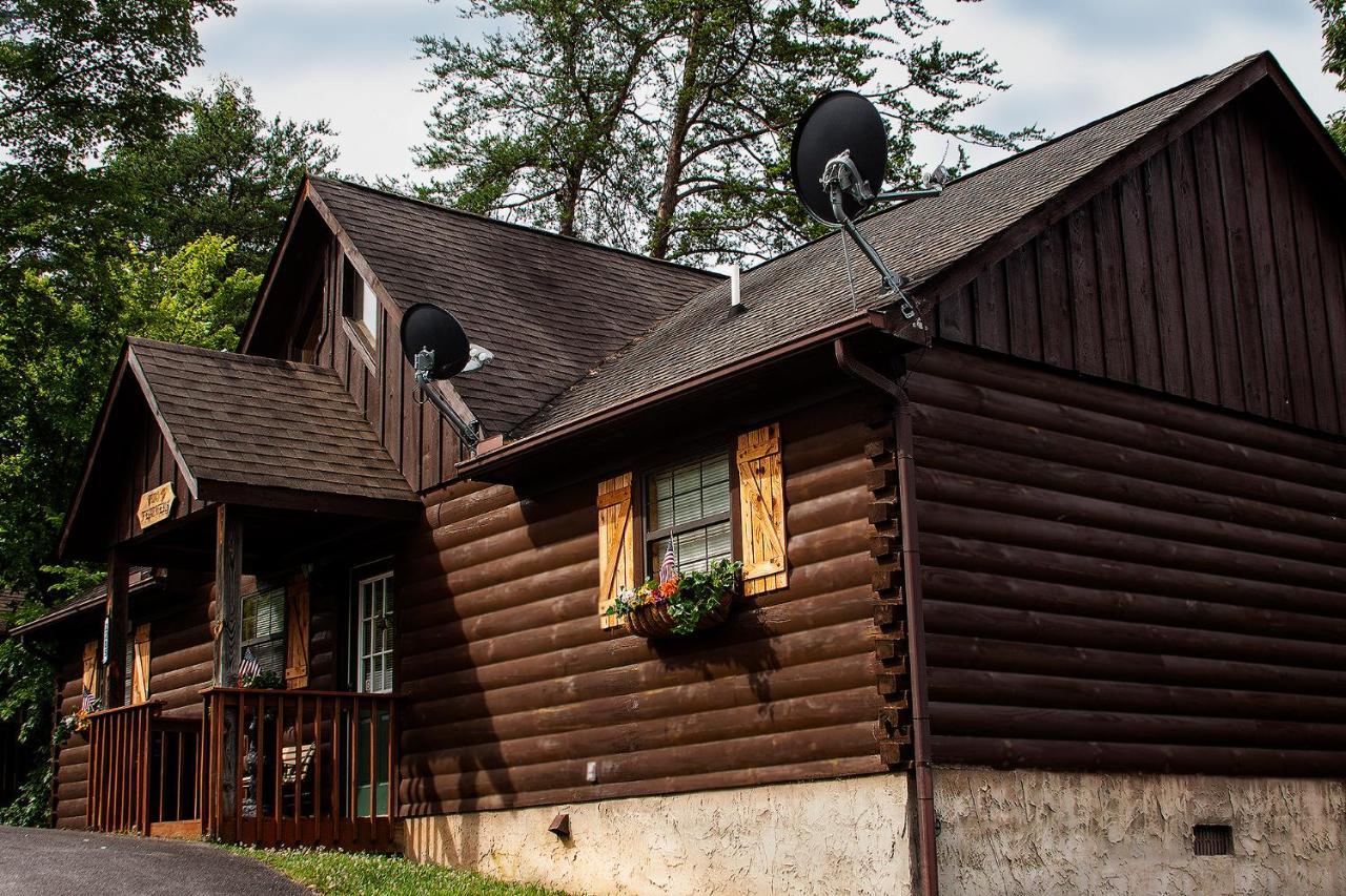 Idyllic Cabin With Hot Tub Less Than 2 Mi To Dollywood! Sevierville Dış mekan fotoğraf