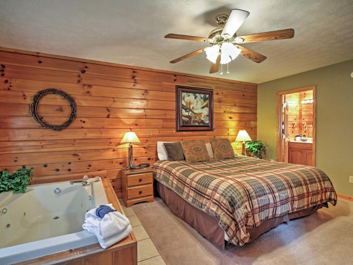 Idyllic Cabin With Hot Tub Less Than 2 Mi To Dollywood! Sevierville Dış mekan fotoğraf