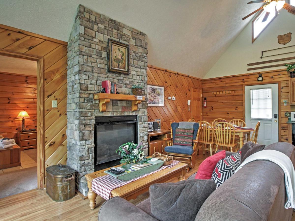Idyllic Cabin With Hot Tub Less Than 2 Mi To Dollywood! Sevierville Dış mekan fotoğraf
